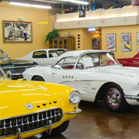 Free online html5 games - GenieFunGames Classy Car Showroom Escape game 