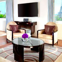 Free online html5 games - Escape From Plaza Athenee EightGames game 